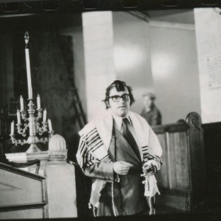 1975 Russia 6 Leon Charney in Russian Synagogue