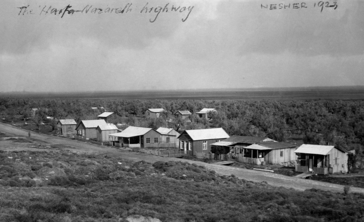 הצריפים הראשונים בנשר 1923